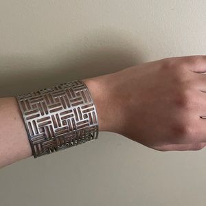 Cuff Braclet